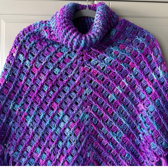 Vintage Women's Variegated Diamond Stitch Crochet Fringe Cowl Poncho, Purple,OS - Picture 2 of 11